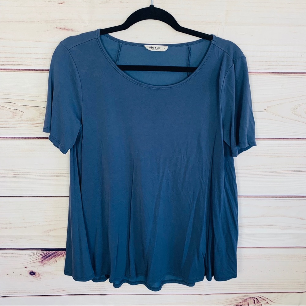 Mikey & Joey basic Flowy top navy blue (du…